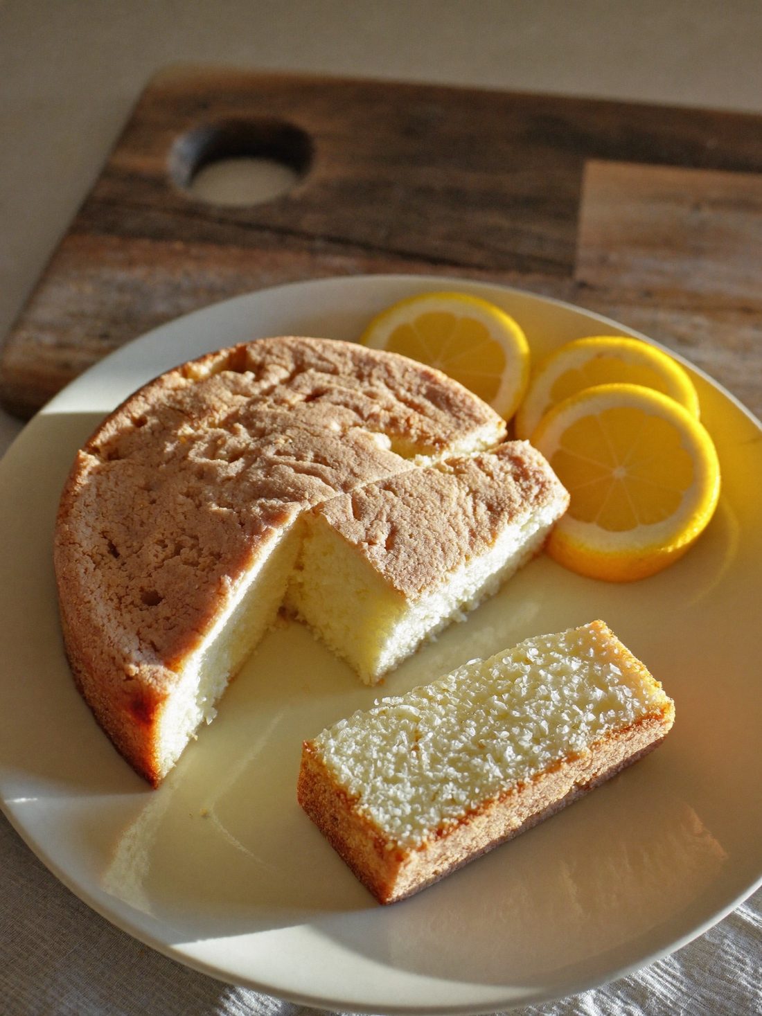 Lemon yoghurt cake